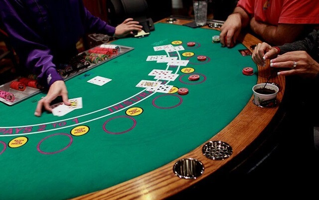 Hướng dẫn cách chơi bài Blackjack ăn tiền chi tiết cho người mới